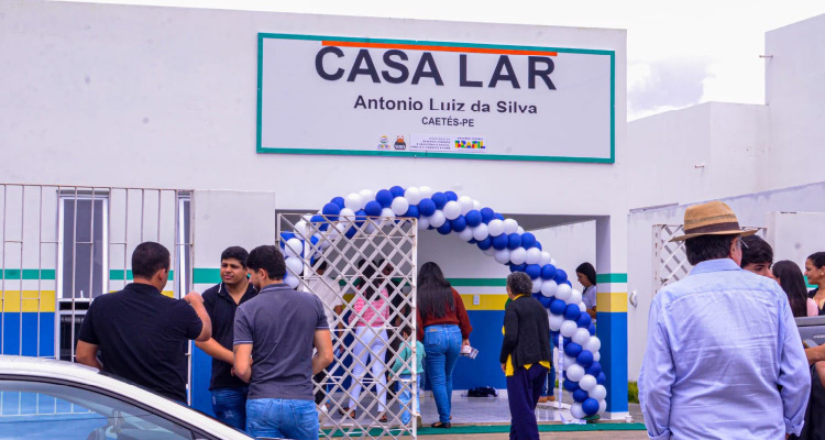 Imagem da entrada da Casa Lar