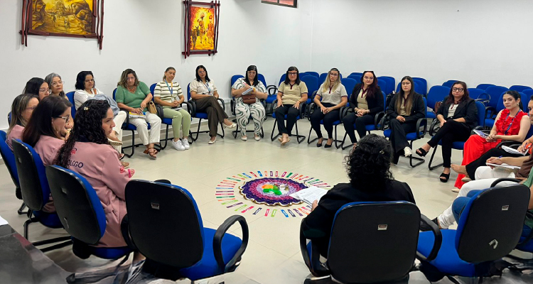 Fotografia da roda de conversa formada pelas participantes do evento