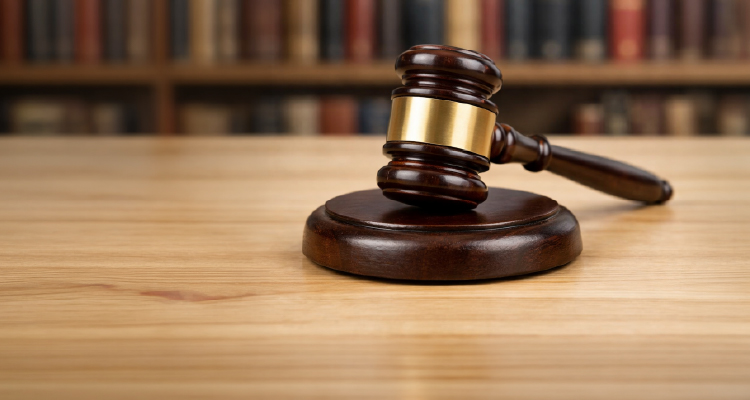 Imagem de martelo usado em tribunais