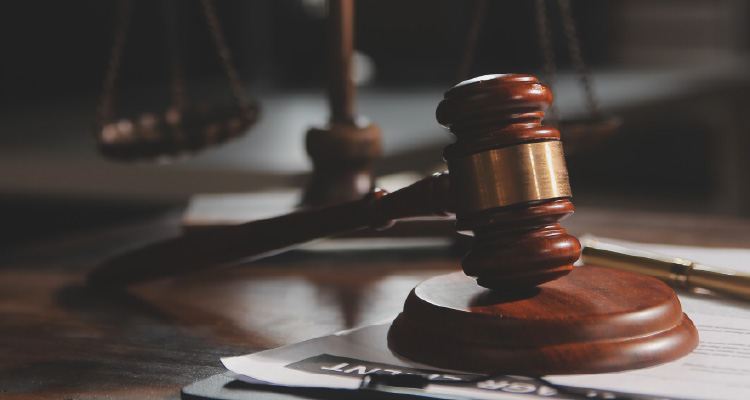 Imagem de martelo usado em tribunais