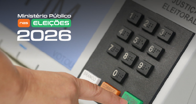Imagem de mão digitando no teclado da urna eletrônica