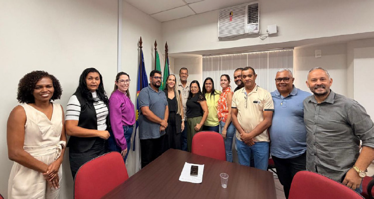 Fotografia dos participantes da reunião