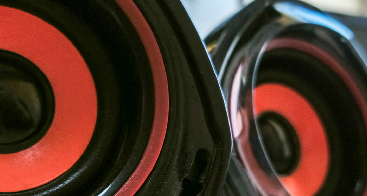 Fotografia de parte de caixa de som grande