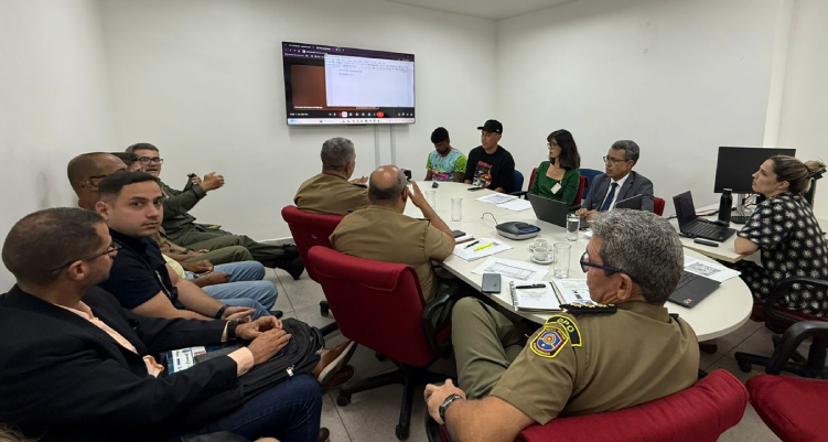 Fotografia de reunião sobre o tema carnaval