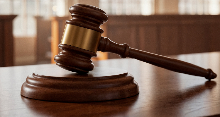 Fotografia de martelinho de tribunal